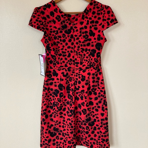 Betsey Johnson Dresses & Skirts - Betsey Johnson Red Leopard Sheath Dress